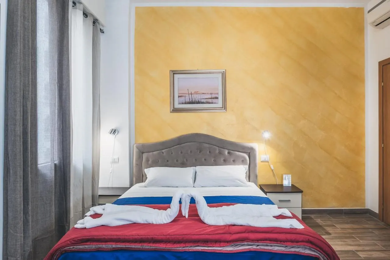 Bulldog Station Apartments With Private Wc, Ac, Tv Mestre 0*,