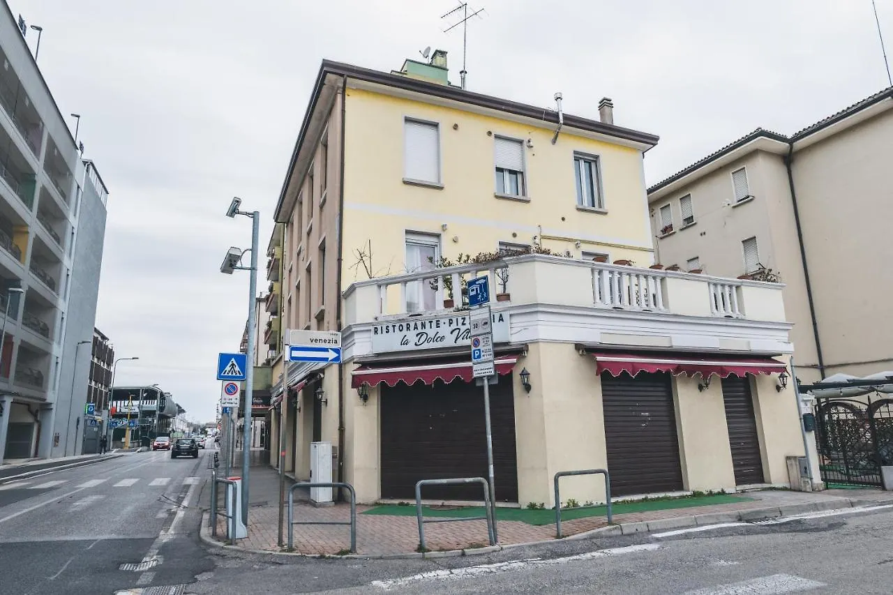 Bulldog Station Apartments With Private Wc, Ac, Tv Mestre
