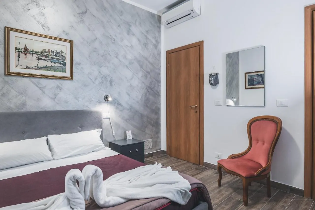 Bulldog Station Apartments With Private Wc, Ac, Tv 梅斯特雷