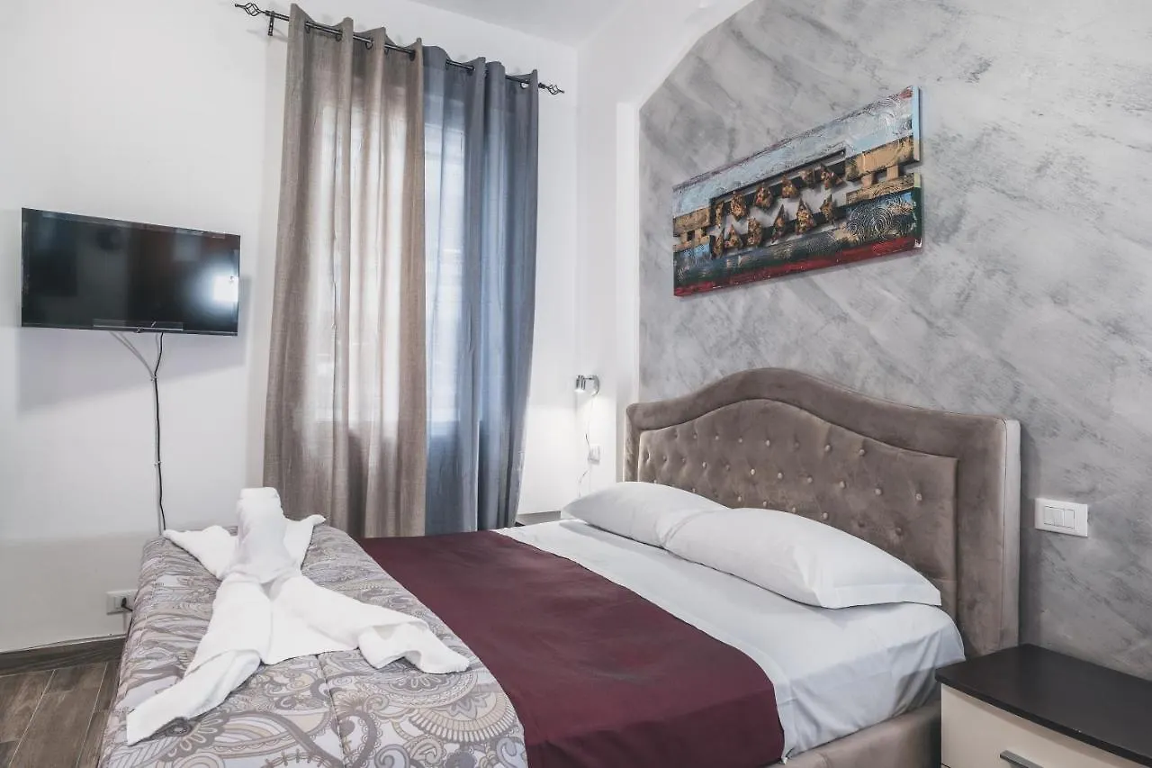 Bulldog Station Apartments With Private Wc, Ac, Tv 梅斯特雷 住宿加早餐酒店