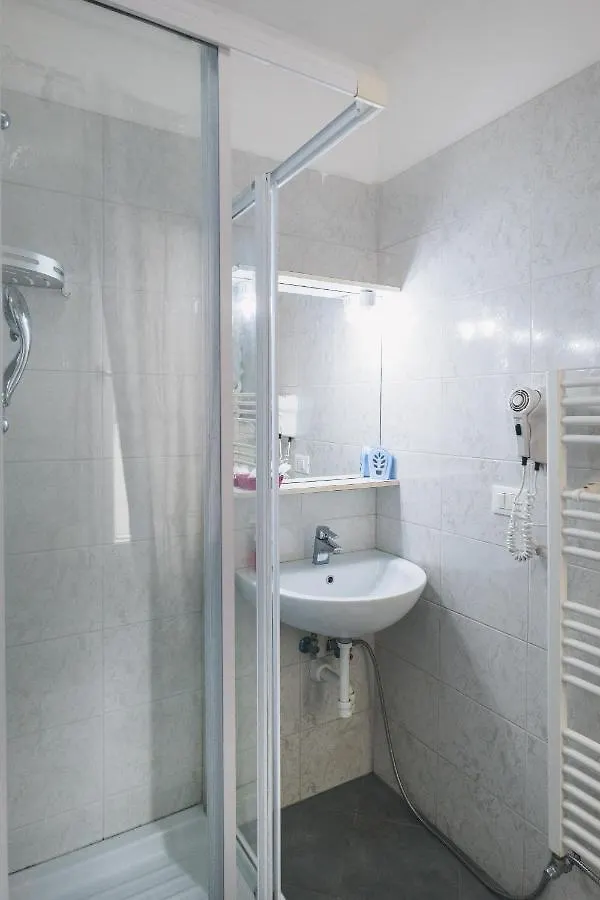 Bed & Breakfast Bulldog Station Apartments With Private Wc, Ac, Tv Mestre Italia