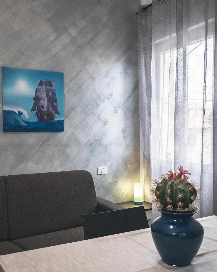 Bulldog Station Apartments With Private Wc, Ac, Tv Mestre Bed & Breakfast